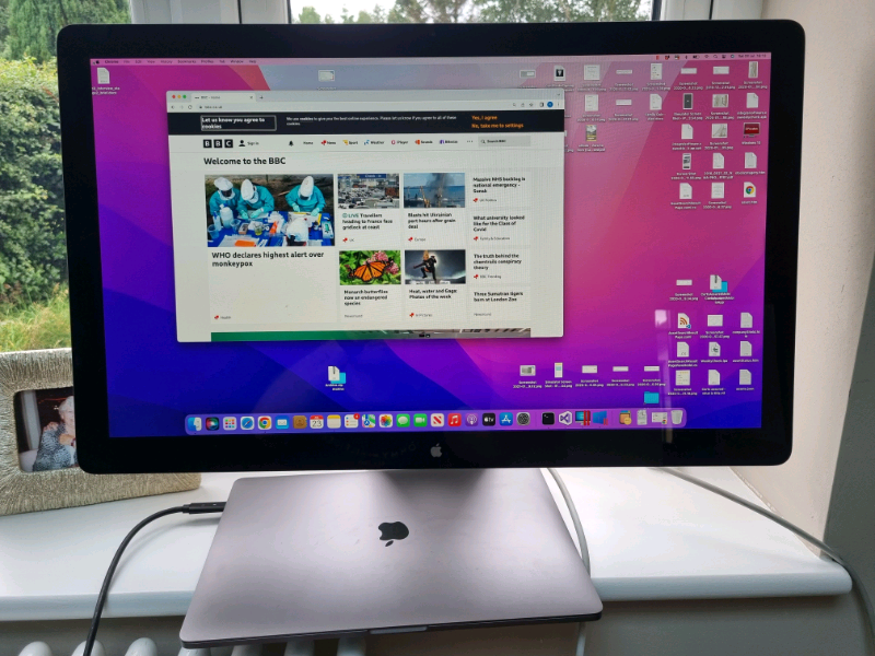 Apple cinema display monitor a1316 
